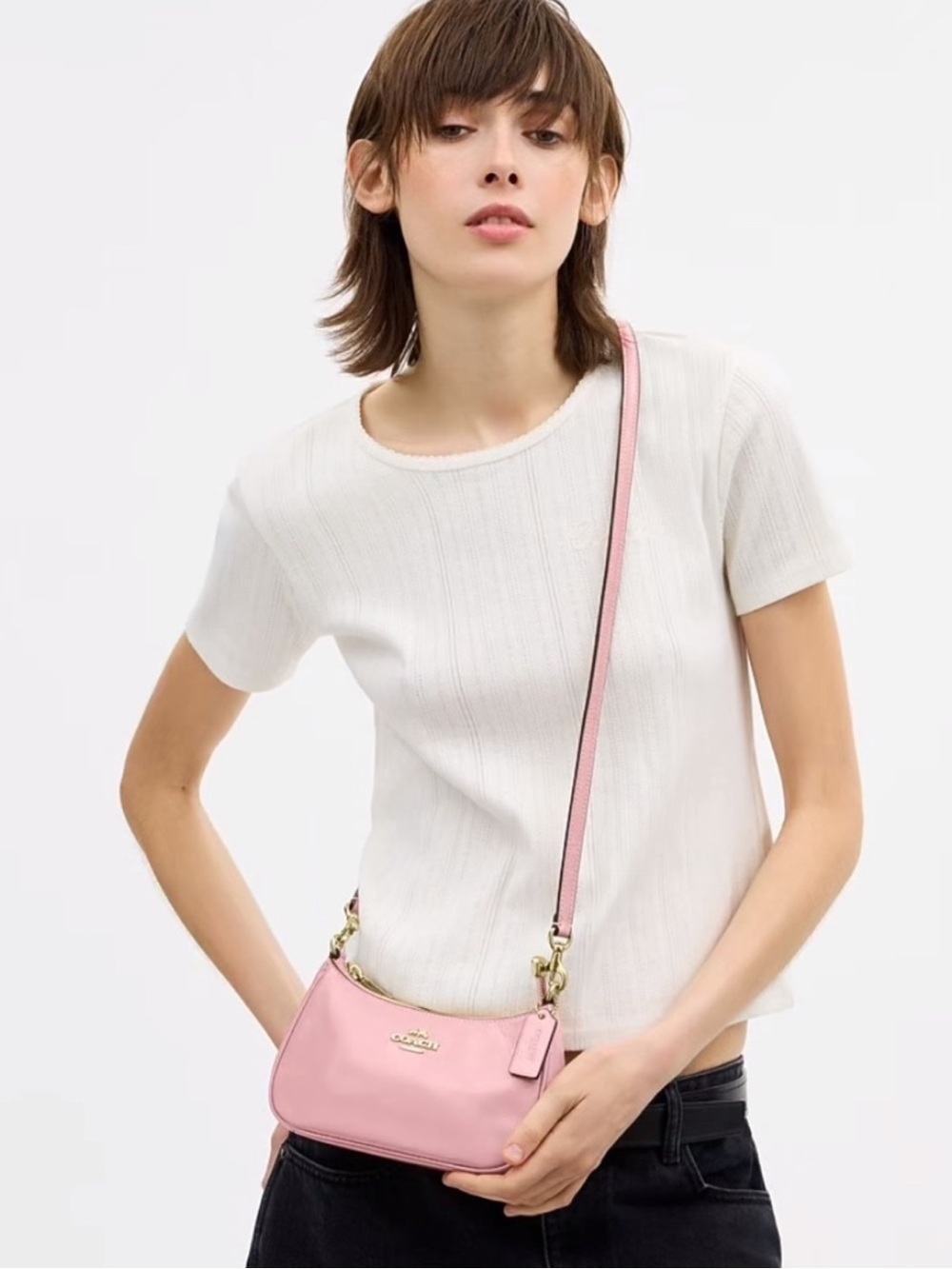 Coach Pink Leather Shoulder Bag with Gold Chain Accents - Picture 5 of 12